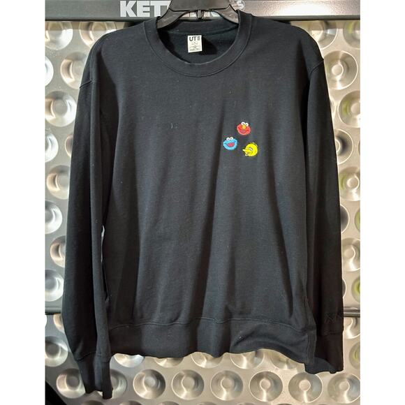 Kaws x Sesame Street Crewneck | Size medium | Uniqlo UT Graphic | Good Condition - Picture 1 of 3